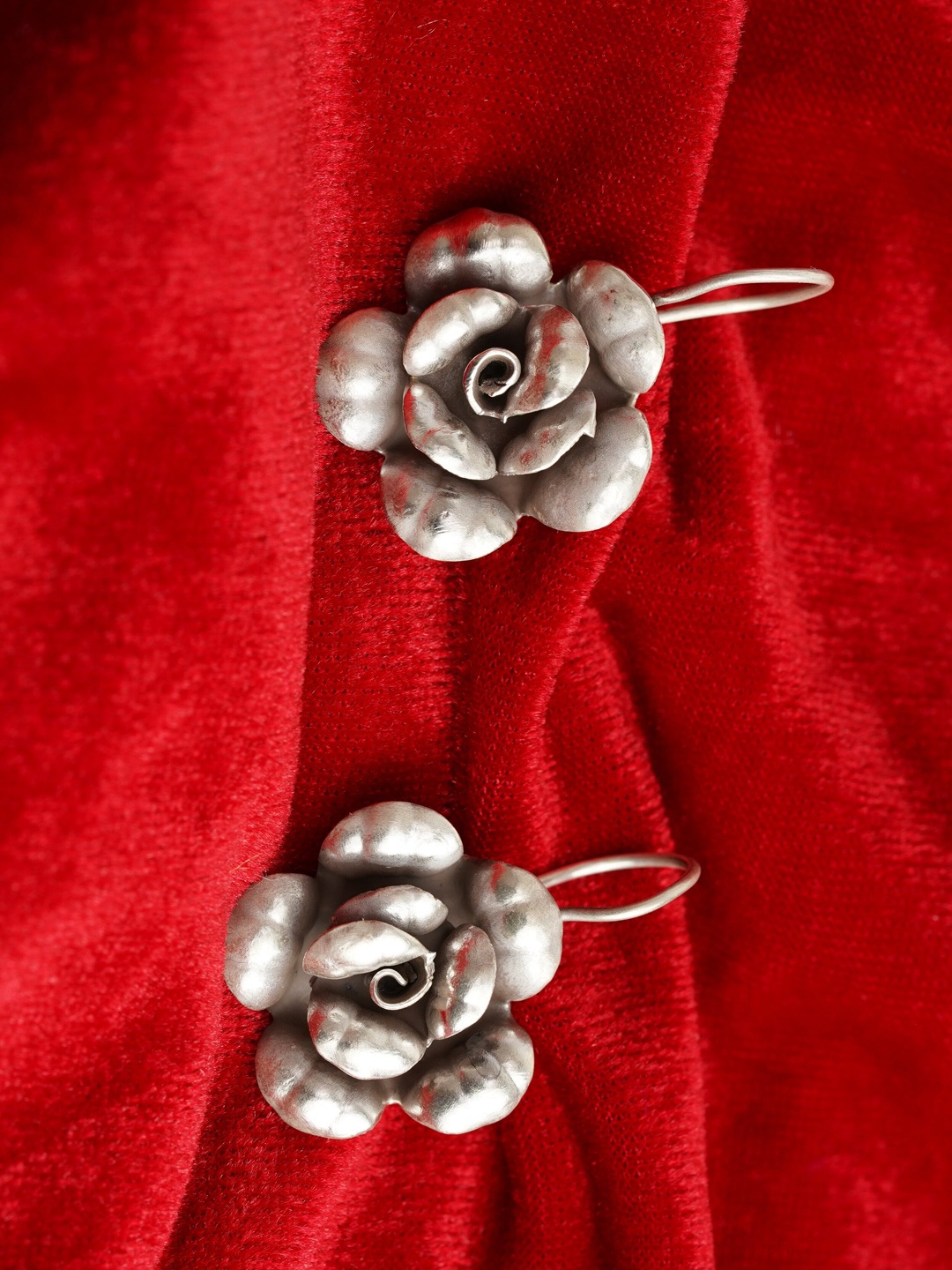 

Arte Jewels 92.5 Silver Floral Drop Earrings