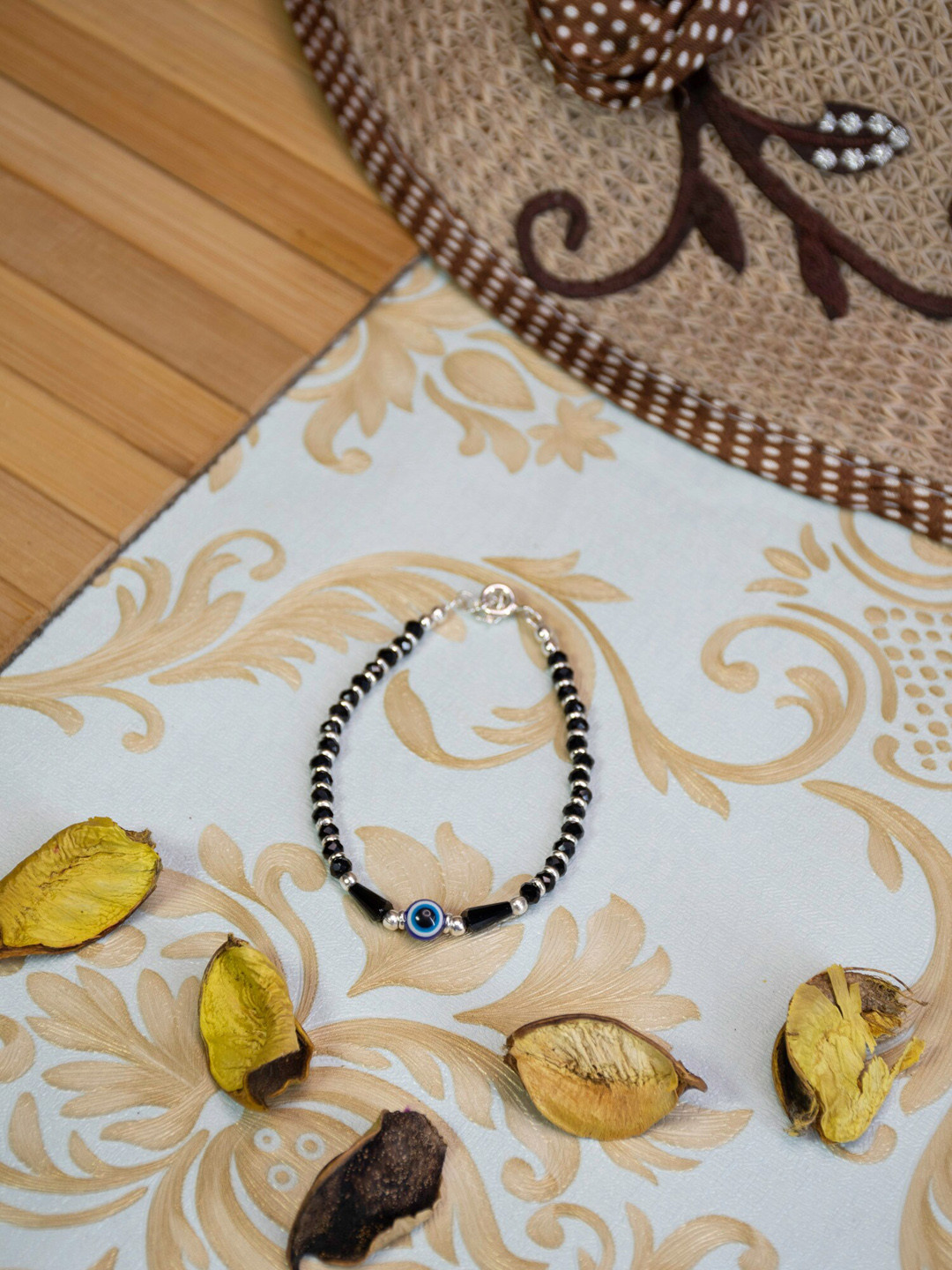 

Arte Jewels Kids Unisex Black & Silver-Toned Silver Tribal Wraparound Bracelet