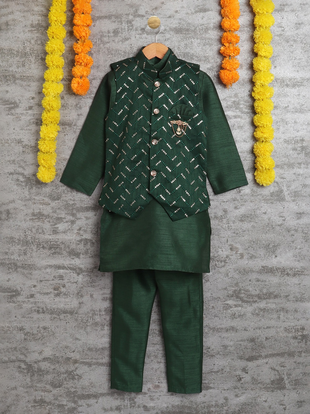 

ahhaaaa Boys Regular Straight Knee Length Kurta with Pyjamas & Waistcoat, Green