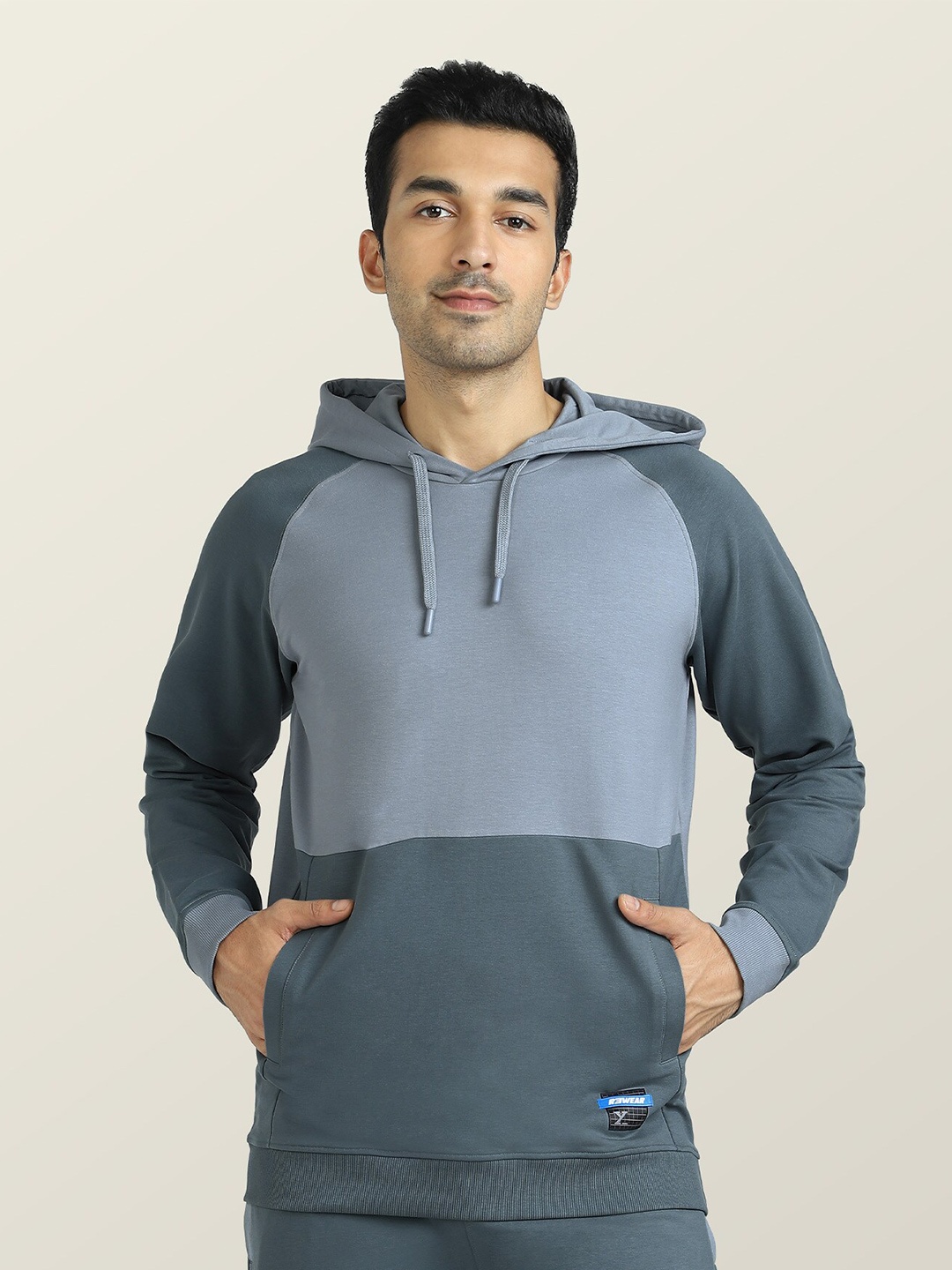 

XYXX Men Grey Colourblocked Hooded Cotton Sweatshirt