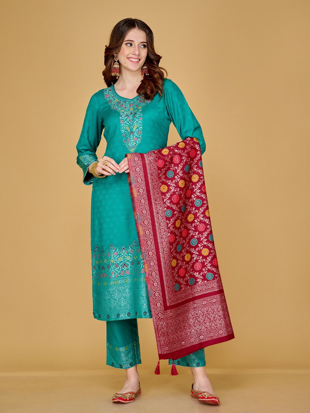 

Safaa Green & Maroon Viscose Rayon Unstitched Dress Material