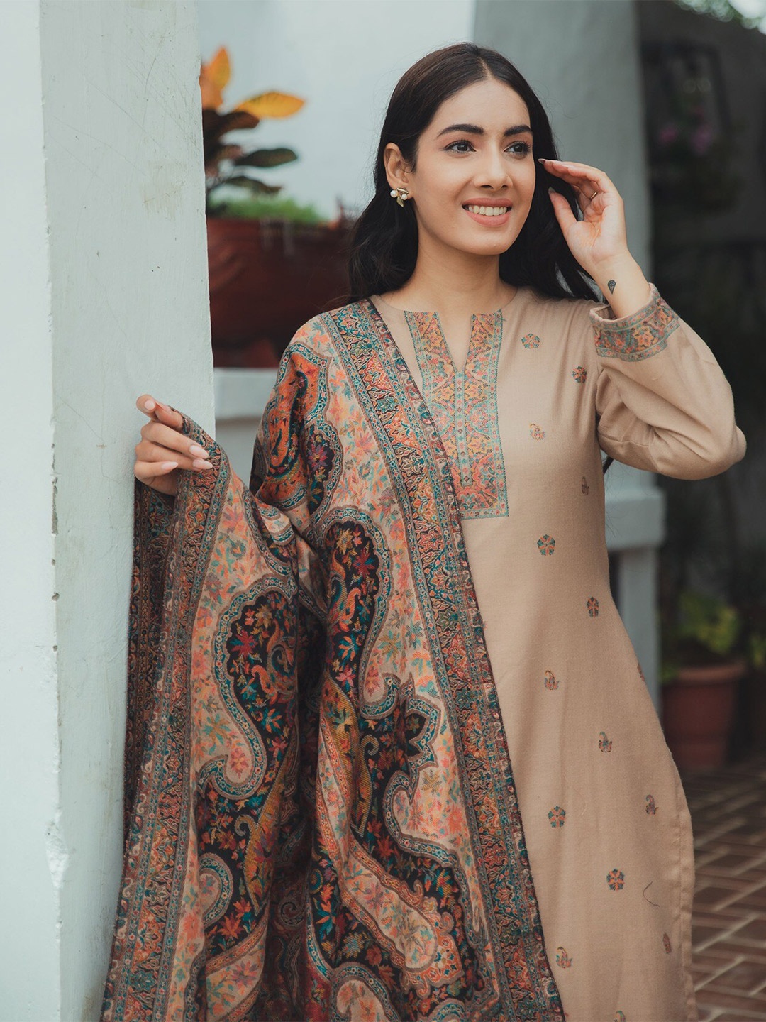 

Safaa Viscose Rayon Unstitched Dress Material, Beige