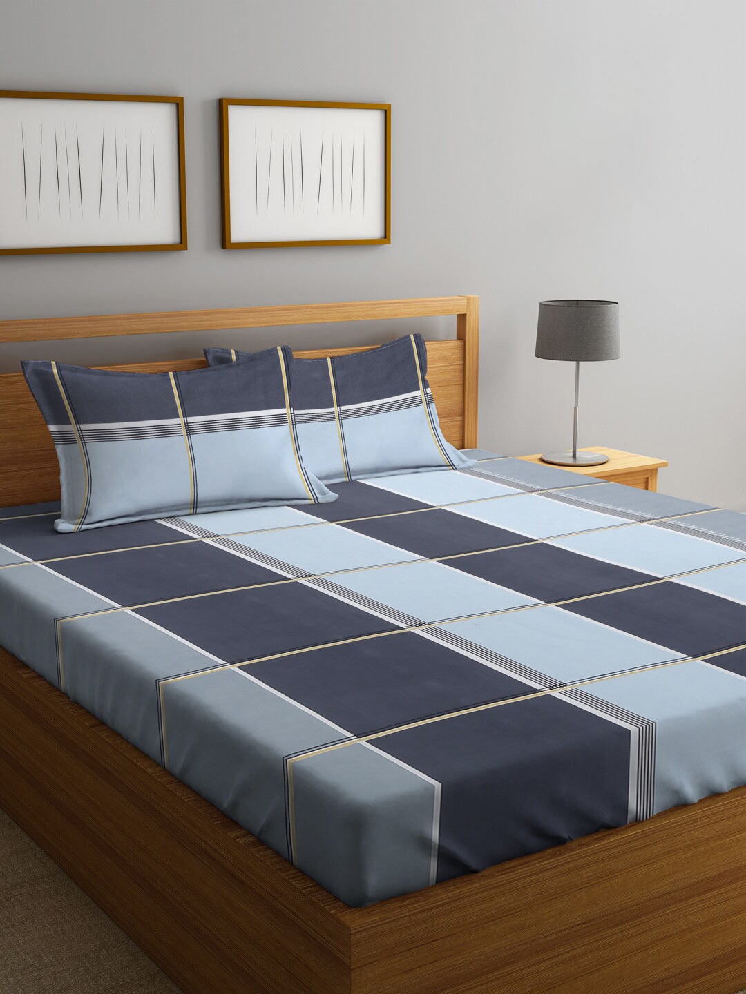 

KLOTTHE Geometric Printed 300 TC King Bedsheet with 2 Pillow Covers, Navy blue