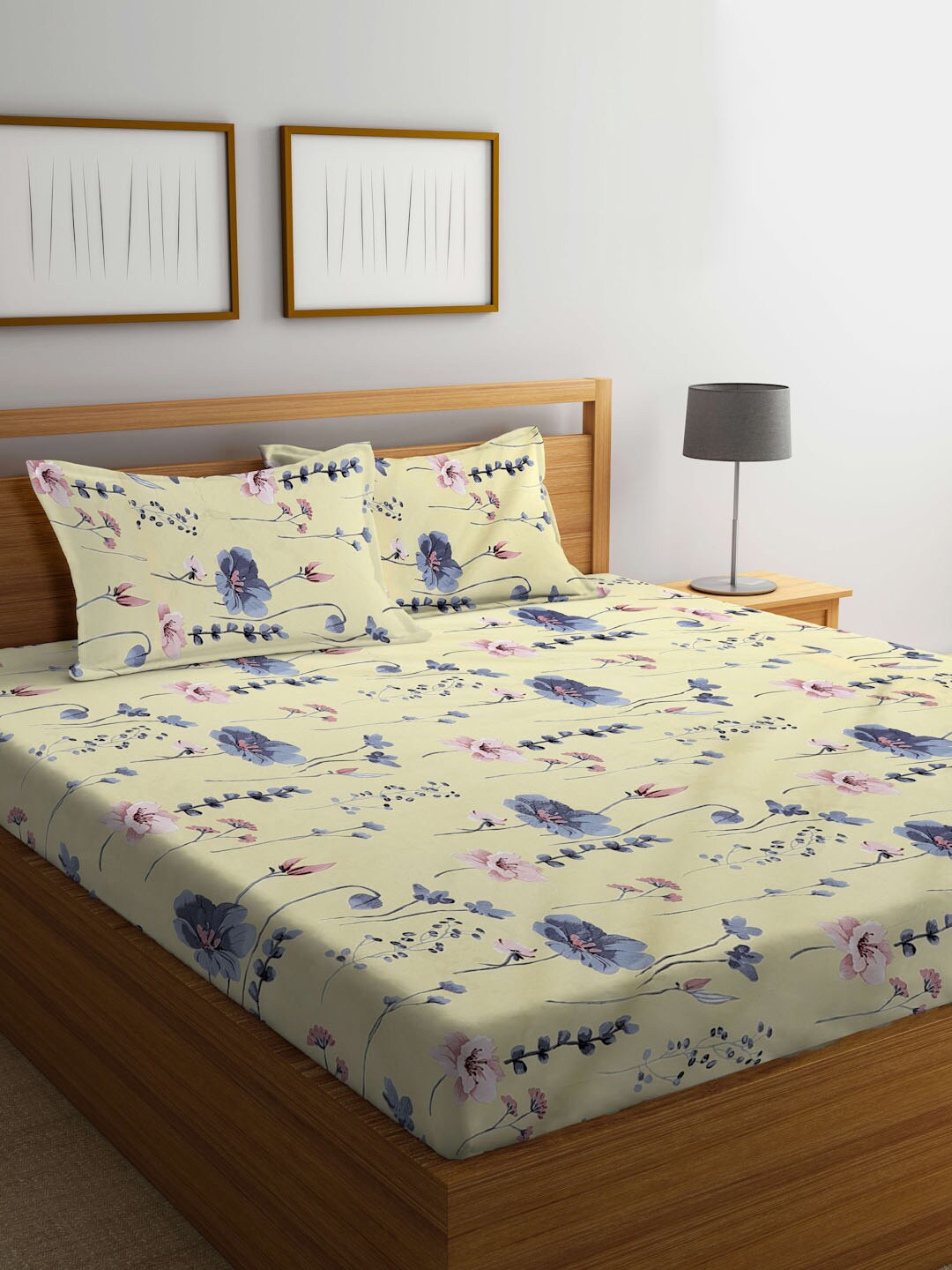 

KLOTTHE Yellow & Blue Floral Printed 300 TC King Bedsheet with 2 Pillow Covers