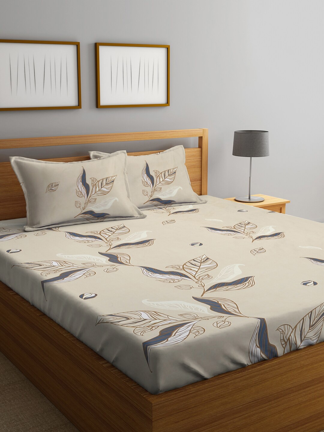 

KLOTTHE Beige & White Floral Printed 300 TC King Bedsheet with 2 Pillow Covers