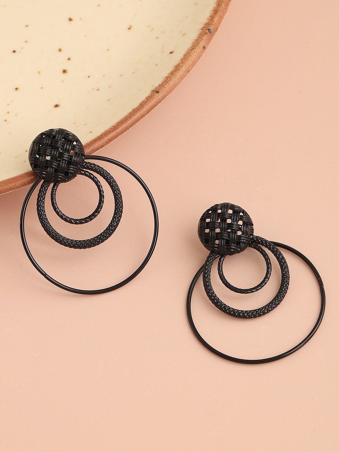 

SOHI Black Circular Drop Earrings