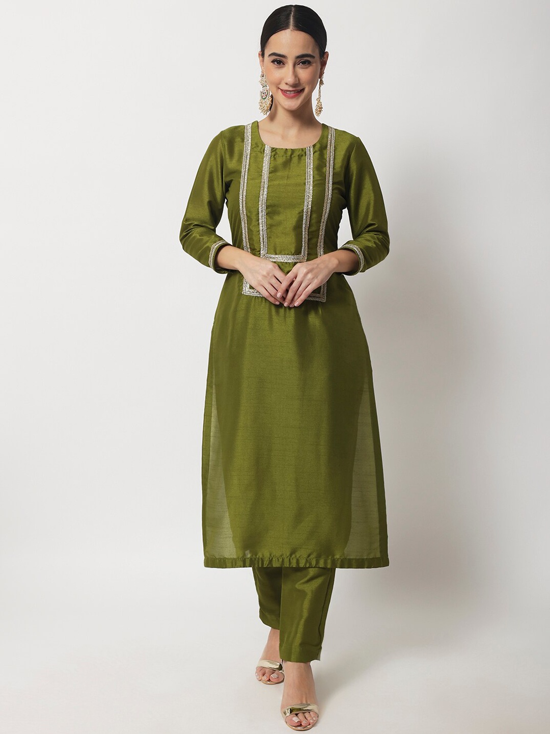 

anokherang Women Ethnic Motifs Yoke Design Thread Work Kurta with Trousers, Green