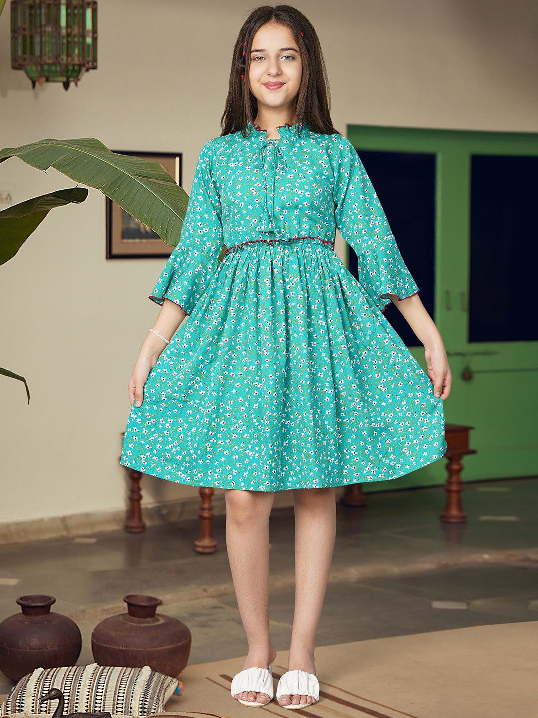 

White World Turquoise Blue Floral Printed Tie-Up Neck Dress