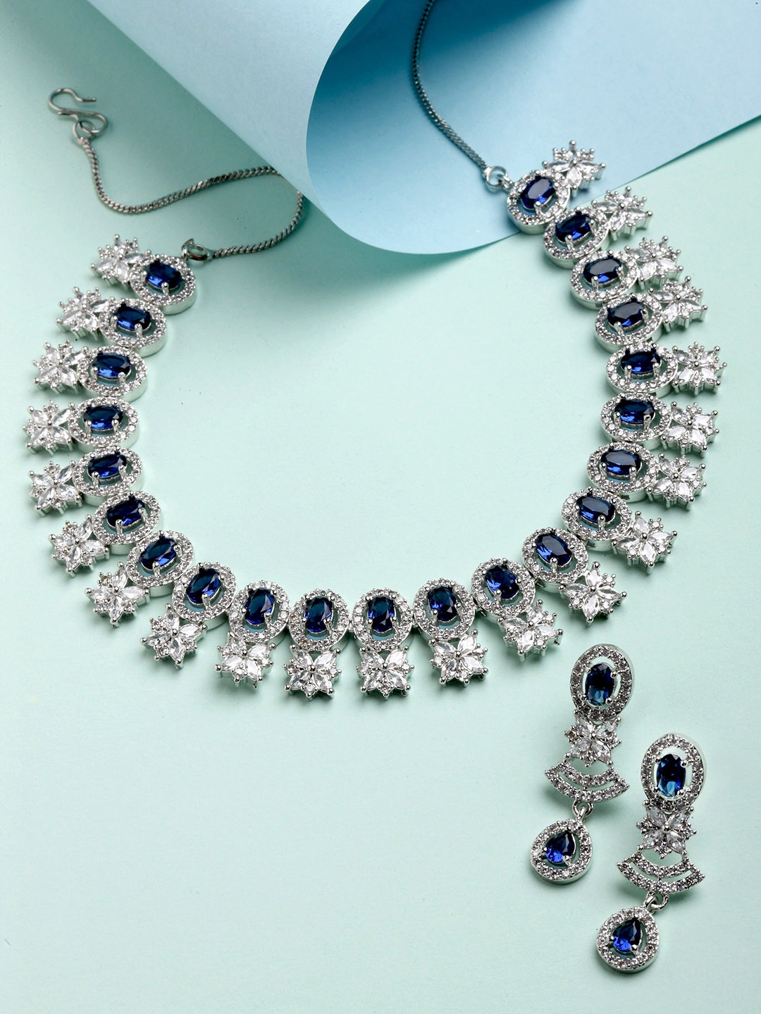 

KARATCART CZ Stone-Studded Floral Design Jewellery Set, Silver