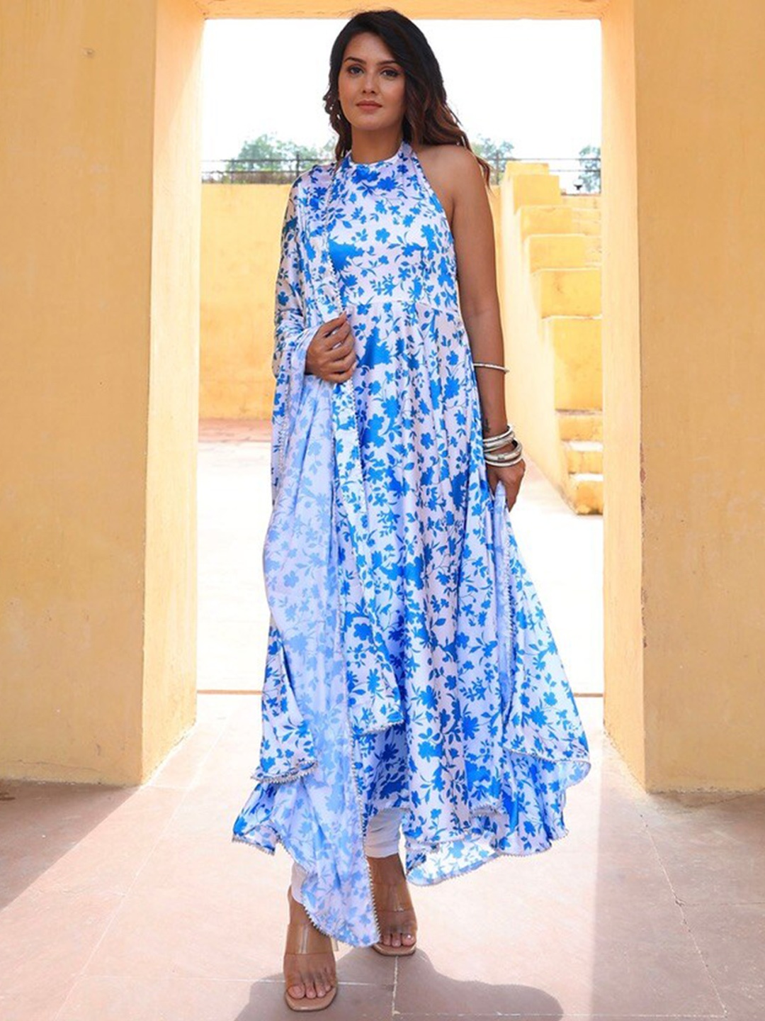 

OneWe Women Floral Printed Halter Neck Kurta with Churidar & With Dupatta, White