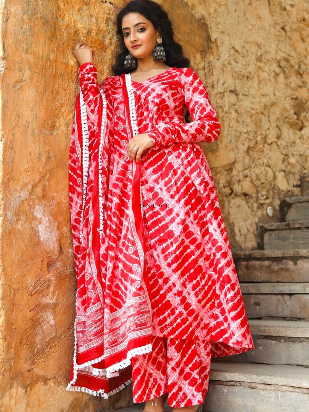 

OneWe Women Abstract Printed Pure Cotton Kurta with Trousers & Dupatta, Red