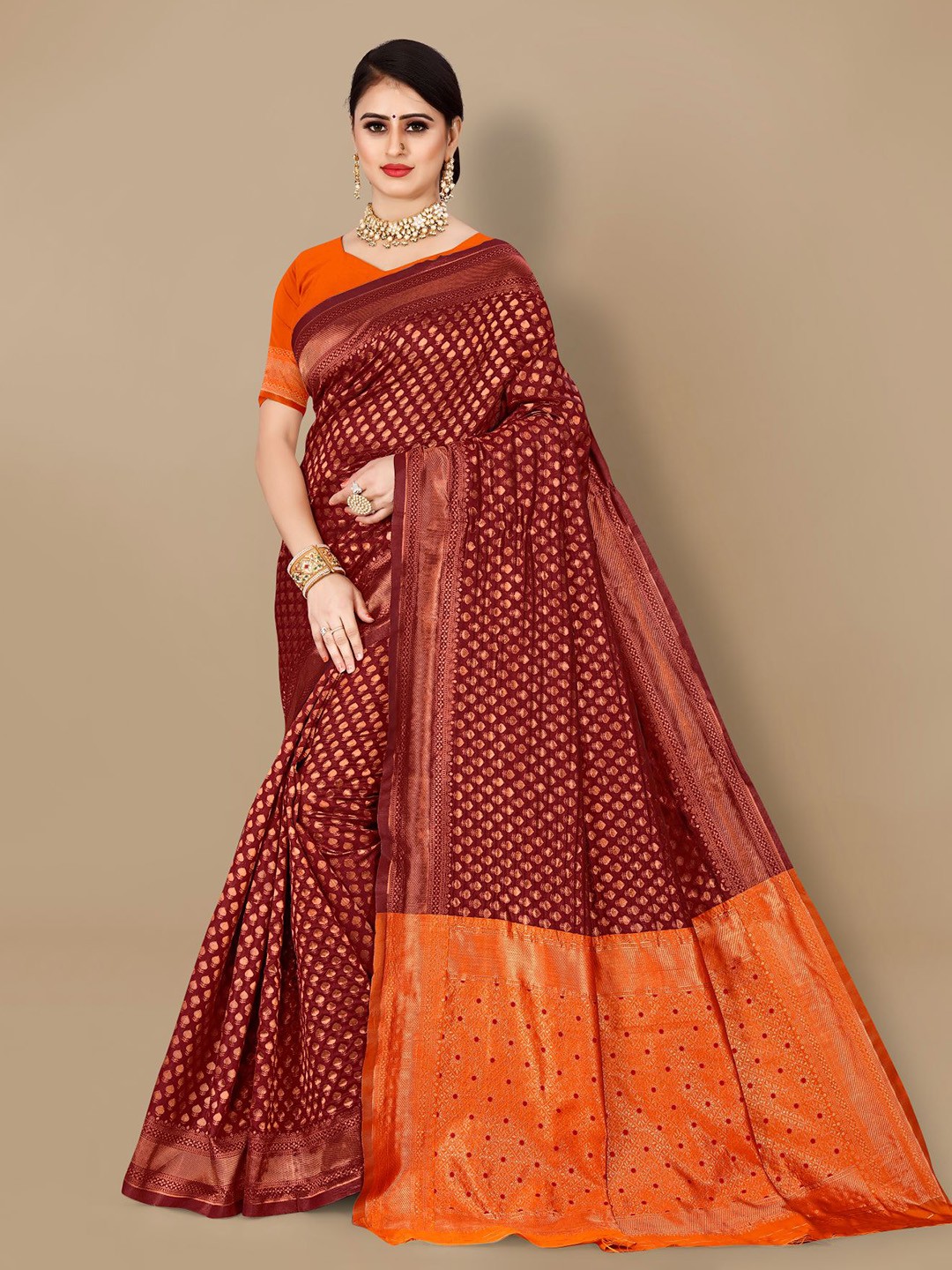

VAIRAGEE Maroon & Gold-Toned Woven Design Zari Saree