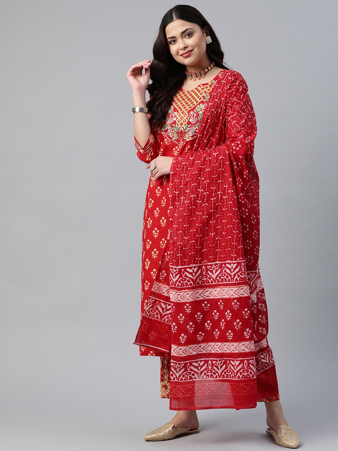 

Readiprint Fashions Women Red Floral Printed Thread Work Pure Cotton Kurta Set