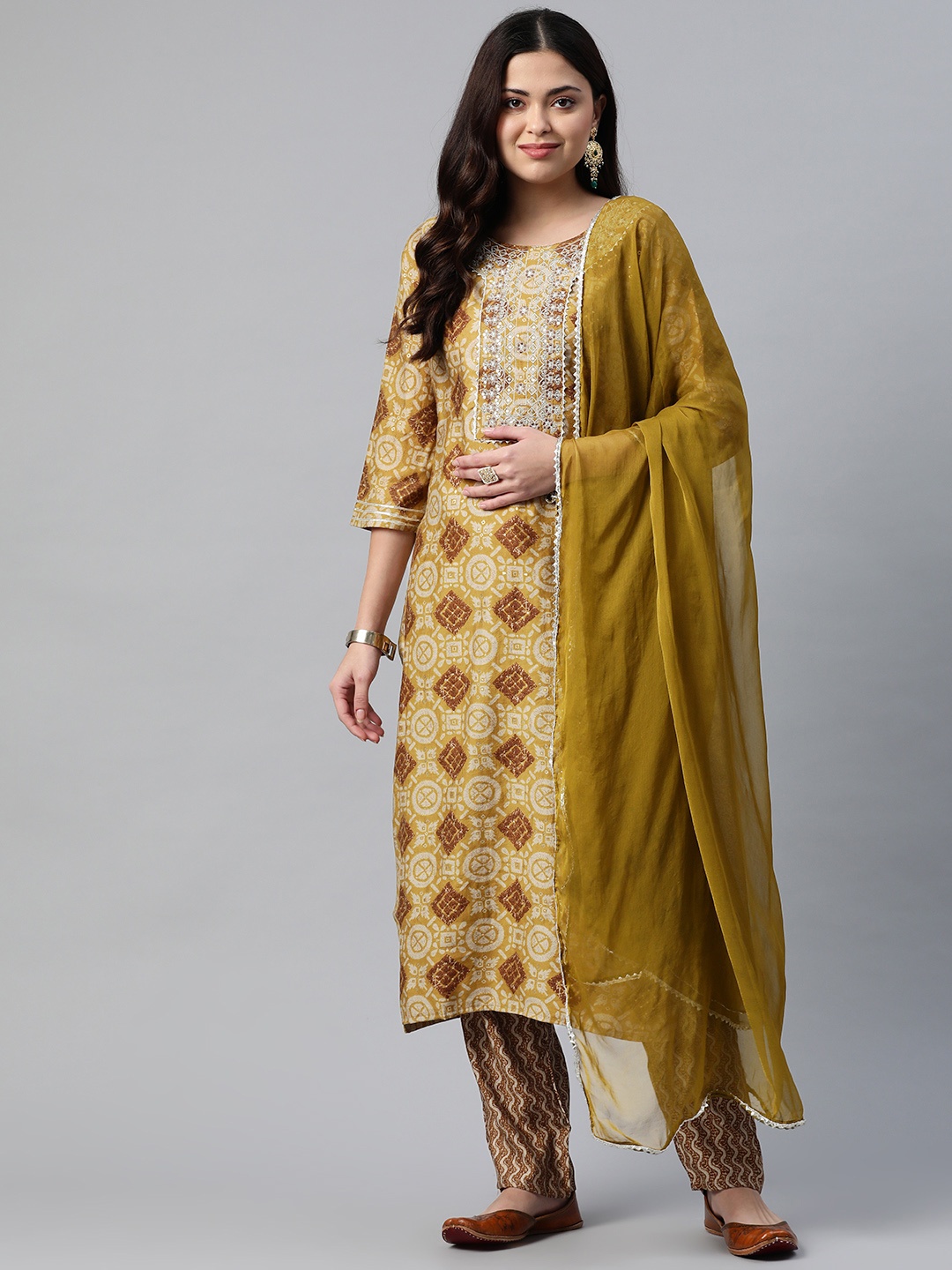 

Readiprint Women Floral Printed Kurta with Trousers & With Dupatta, Olive