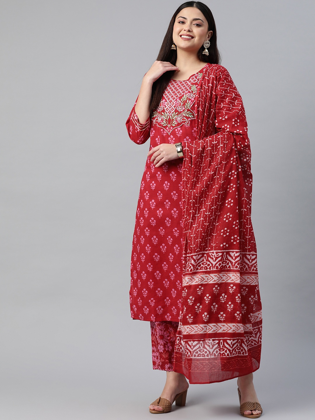 

Readiprint Fashions Women Red Floral Printed Thread Work Pure Cotton Kurta Set