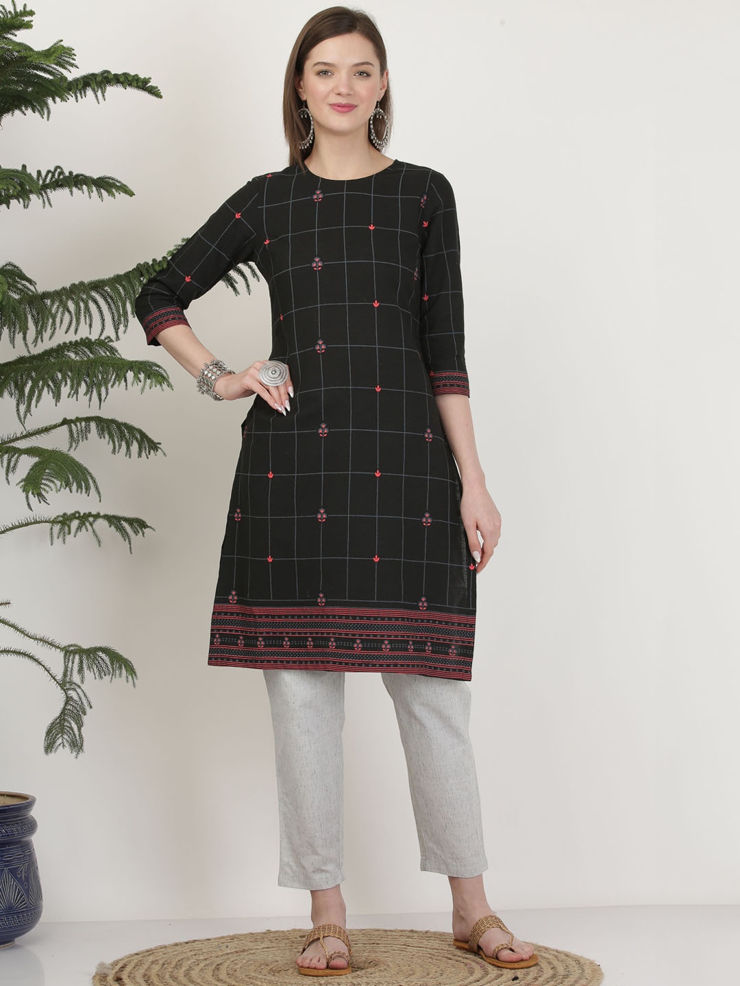 

KAANCHIE NANGGIA Women Black Floral Printed Pure Cotton Kurta with Trousers