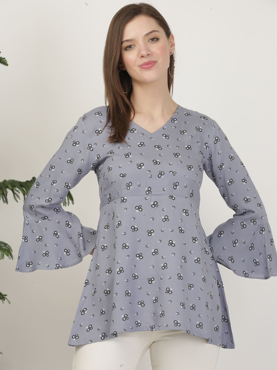 

KAANCHIE NANGGIA Grey Floral Print Ruffles Empire Top