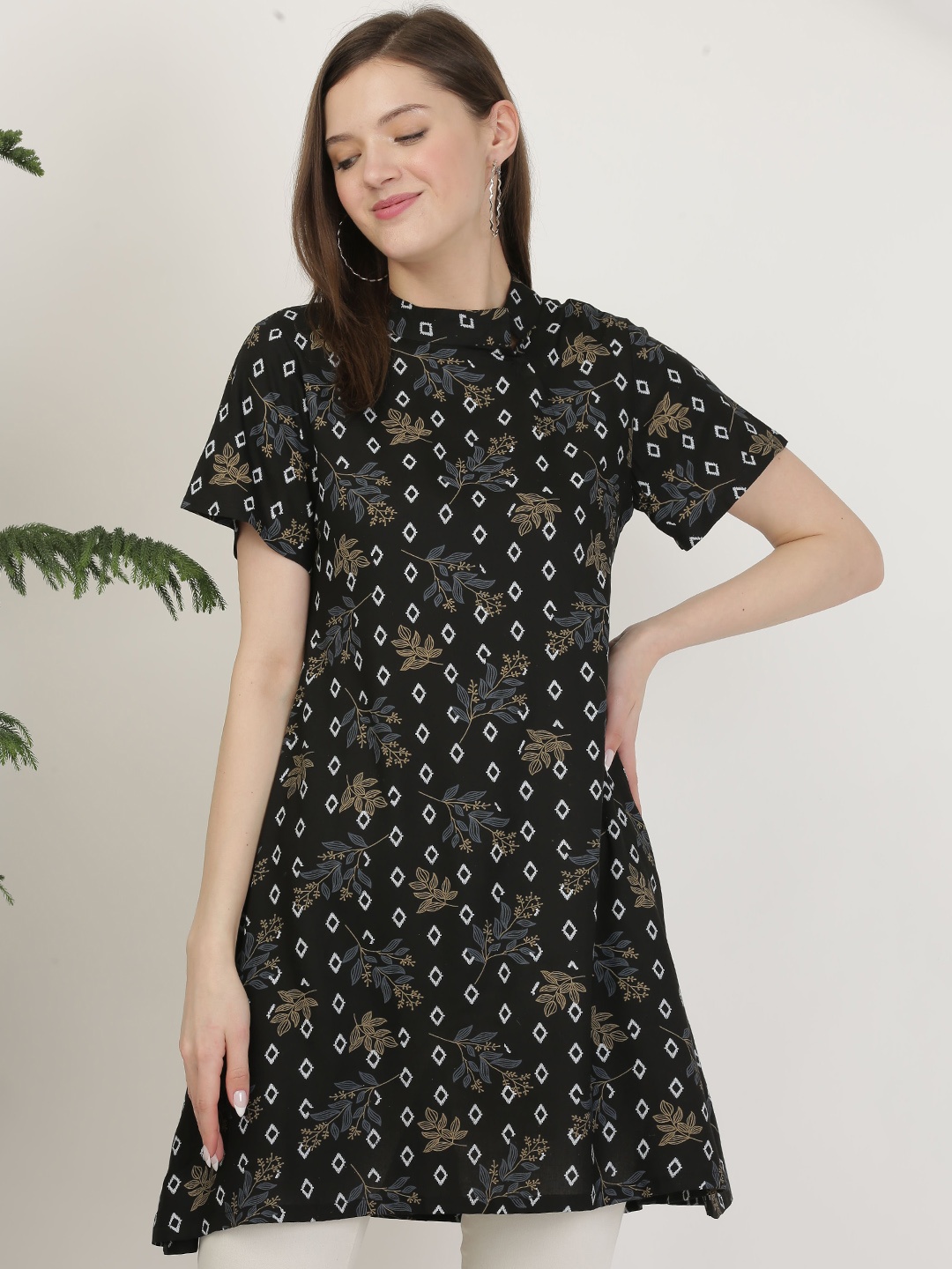 

KAANCHIE NANGGIA Women Floral Printed Kurti, Black