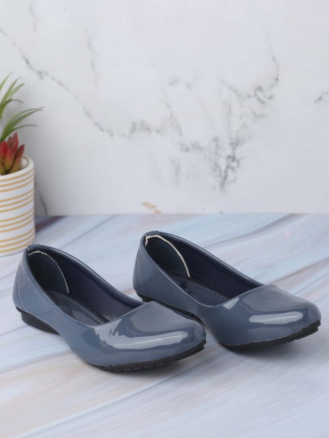 

White World Girls Ballerinas Flats, Blue