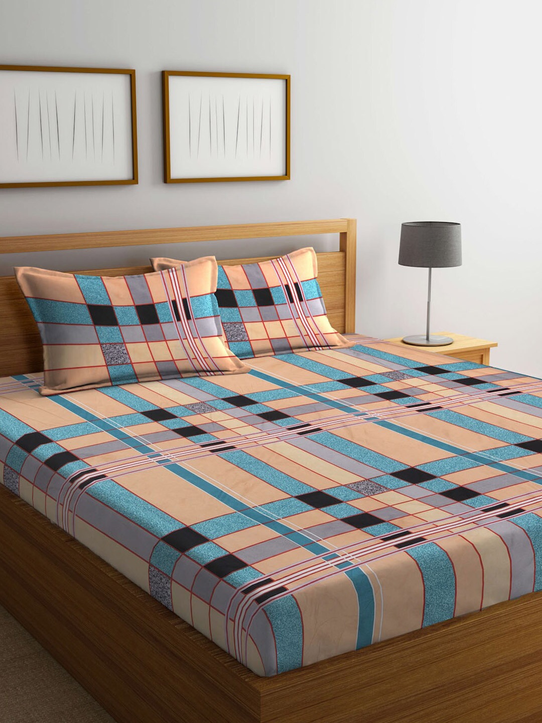 

KLOTTHE Geometric Printed 300 TC King Bedsheet with 2 Pillow Covers, Orange
