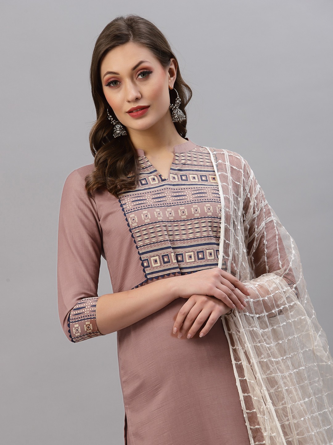 

SKYLEE Women Ethnic Printed Kurta with Trousers & Dupatta, Mauve