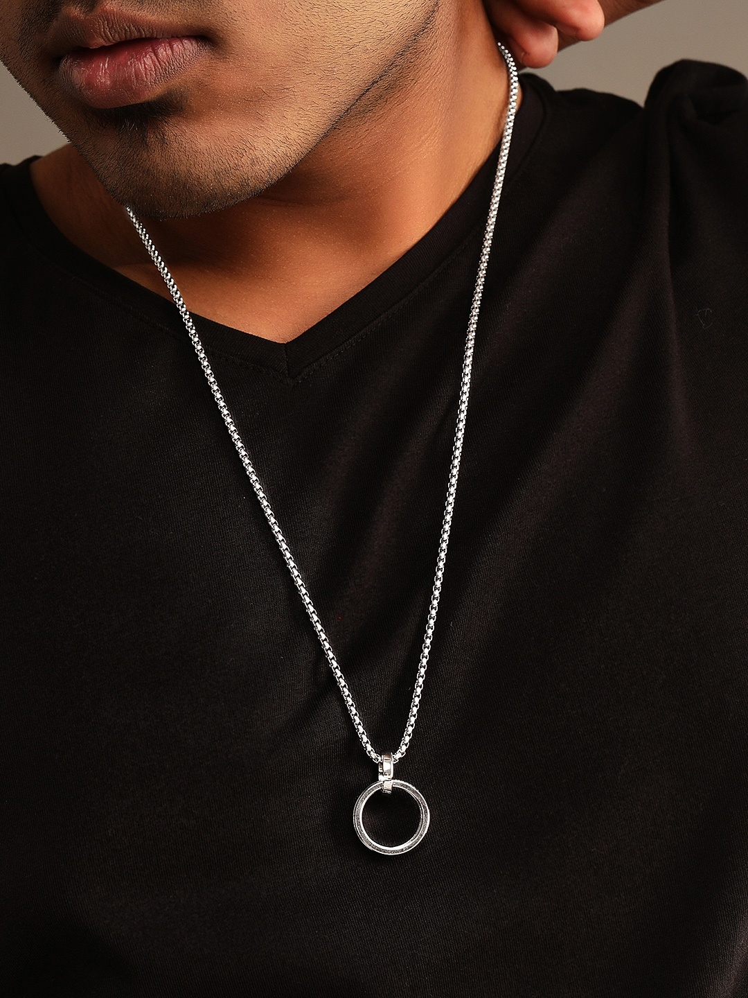 

The Roadster Lifestyle Co. Men Silver-Plated Chain With Circular Pendant