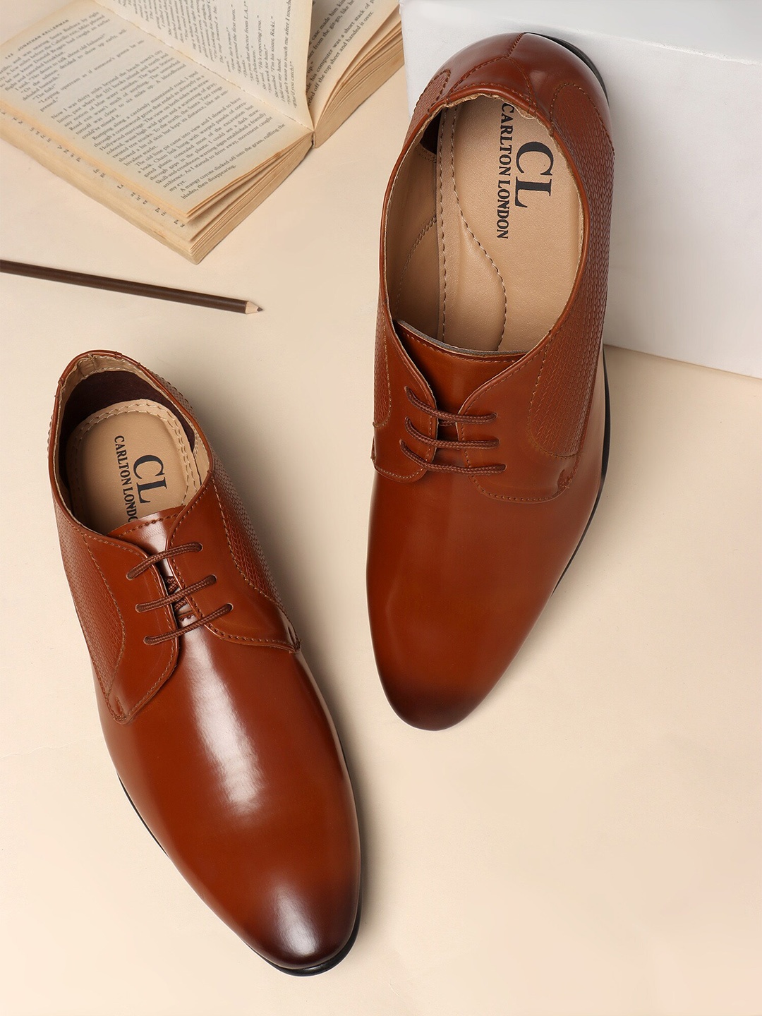 

Carlton London Men Formal Derbys, Tan