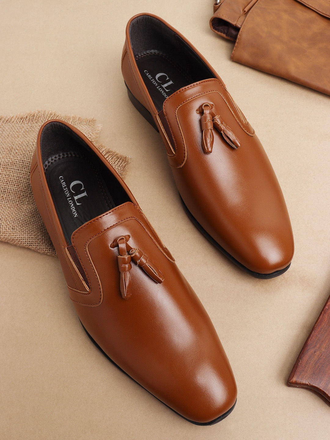 

Carlton London Men Slip-On Sneakers, Tan