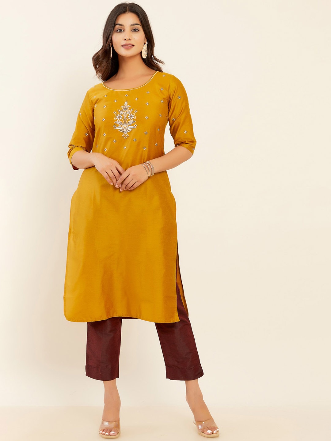 

Maybell Floral Embroidered Thread Work Chanderi Silk Kurta, Mustard