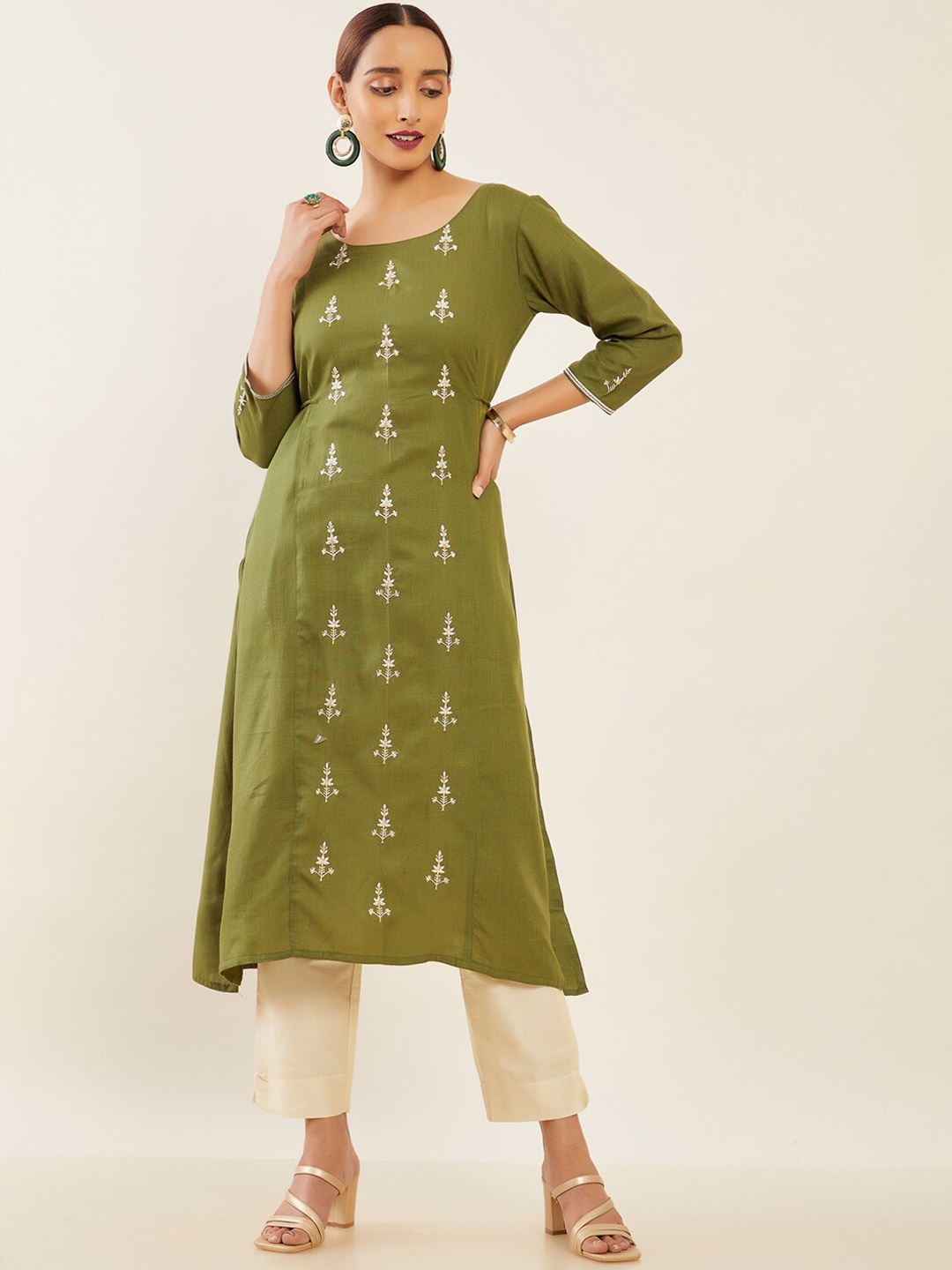 

Maybell Floral Embroidered Mirror Work Kurta, Green