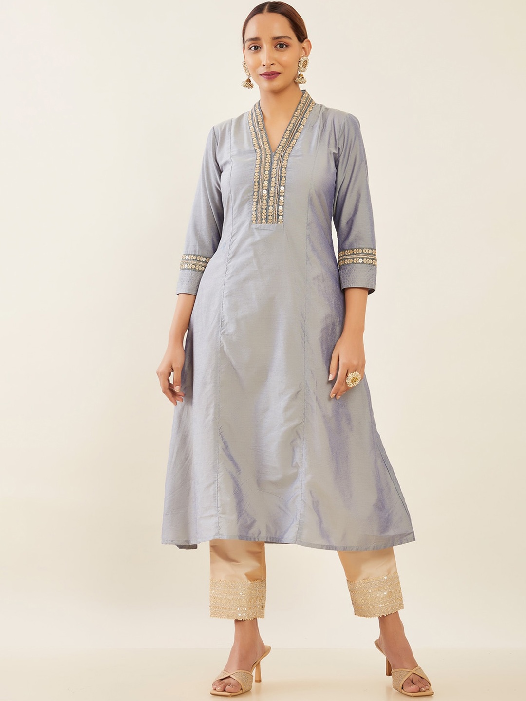 

Maybell V-Neck Embroidered Silk Kurta, Grey