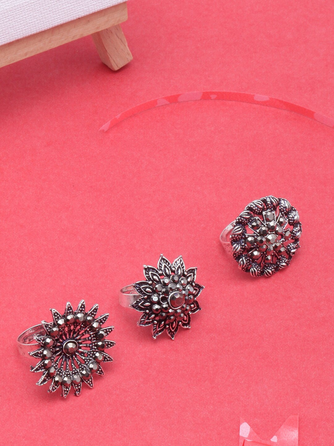 

DIVA WALK Set Of 3 Black & Silver-Plated Stone Studded Rings