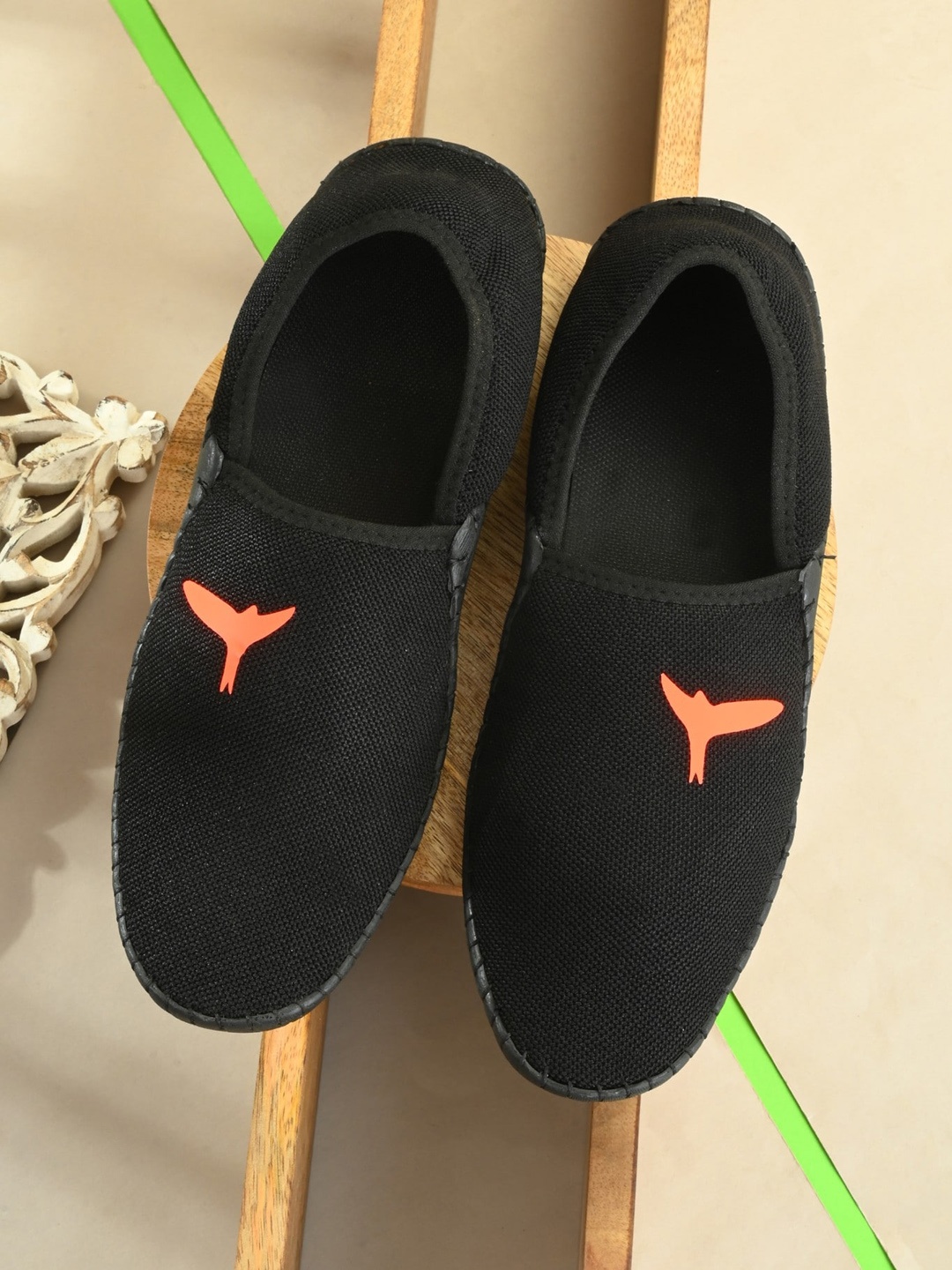 

JOKATOO Men Slip-On Sneakers, Black