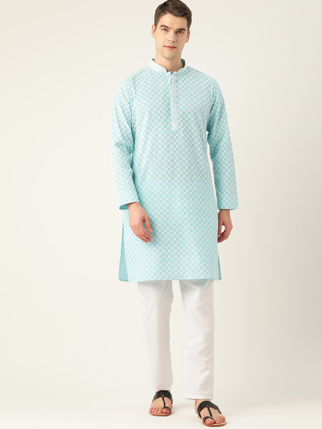 

Molly & Michel Men Ethnic Motifs Embroidered Chikankari Cotton Kurta, Blue