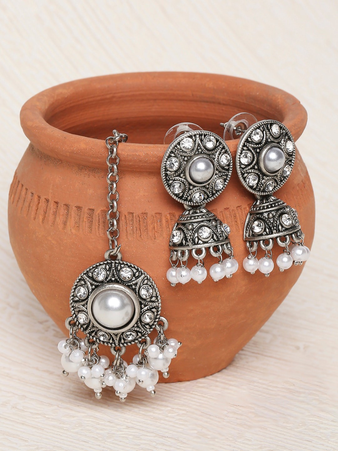 

OOMPH Oxidised Silver Plated Stone Studded & Beaded Jewellery Set