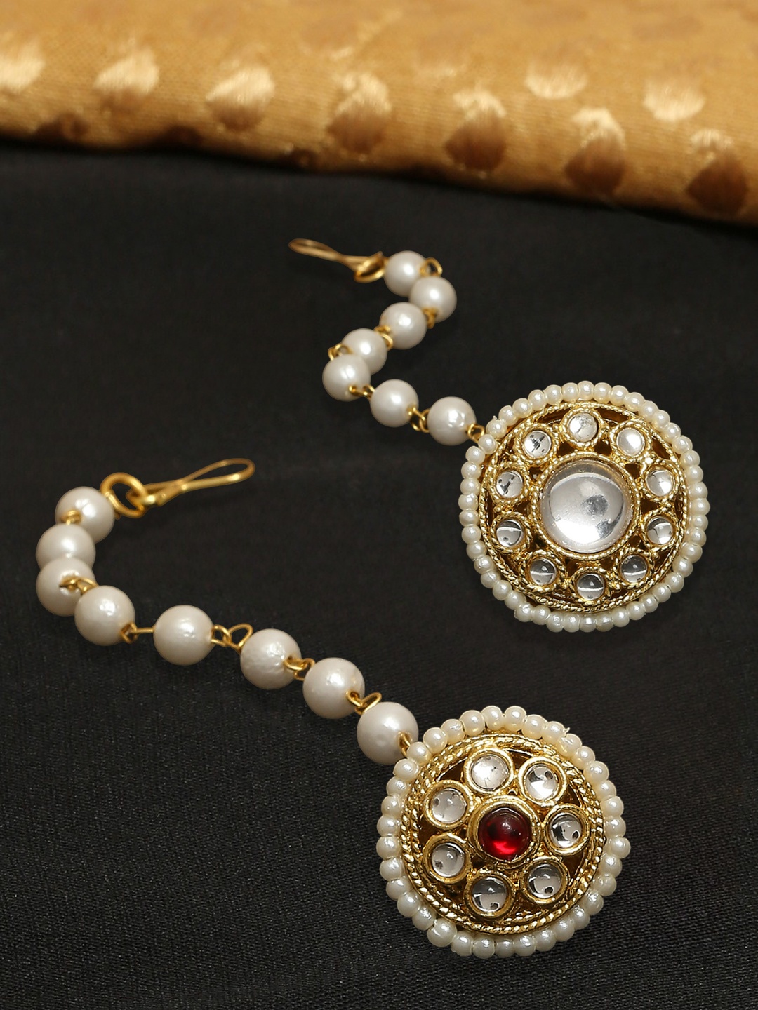 

OOMPH Set Of 2 Gold-Plated Kundan Studded & Pearls Beaded MaangTikka