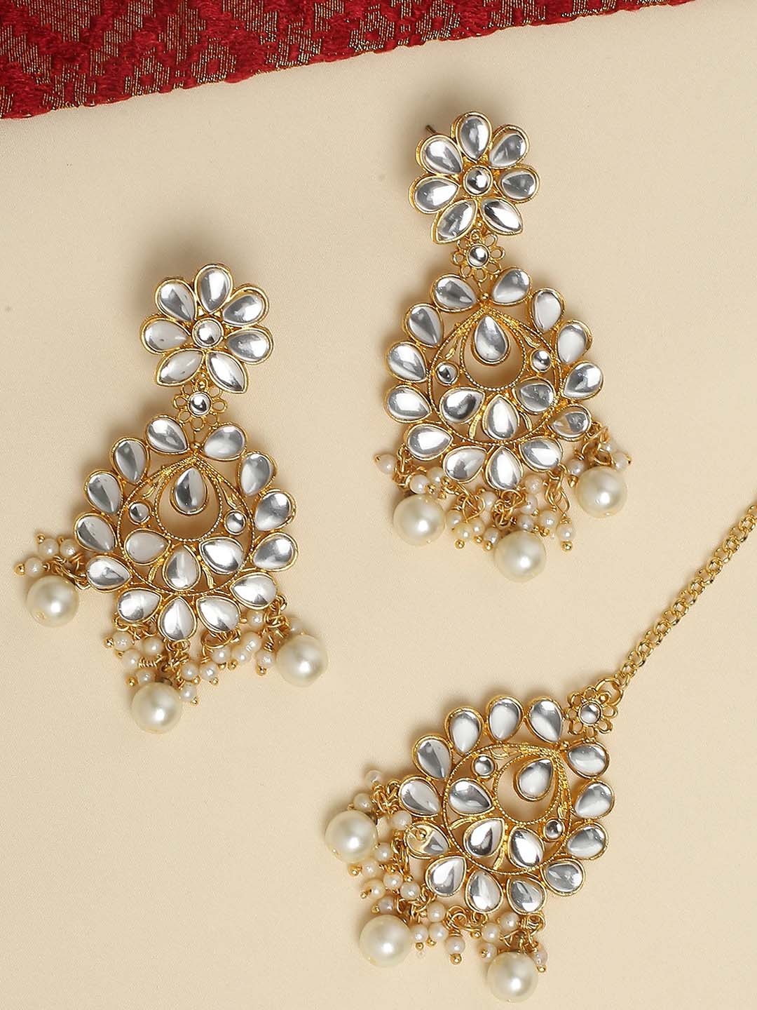 

OOMPH Gold-Plated Kundan Pearl Stone-Studded Maangtikka Set with Drop Earrings