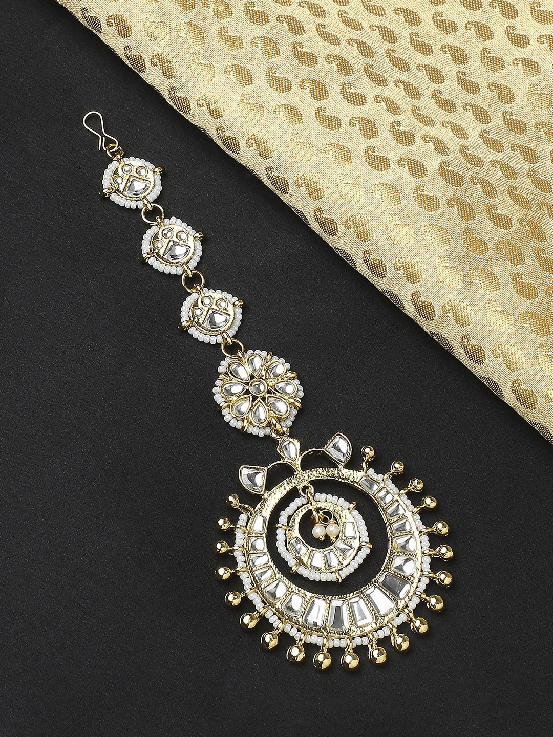 

OOMPH Gold-Plated Kundan Studded & Beaded Maangtika