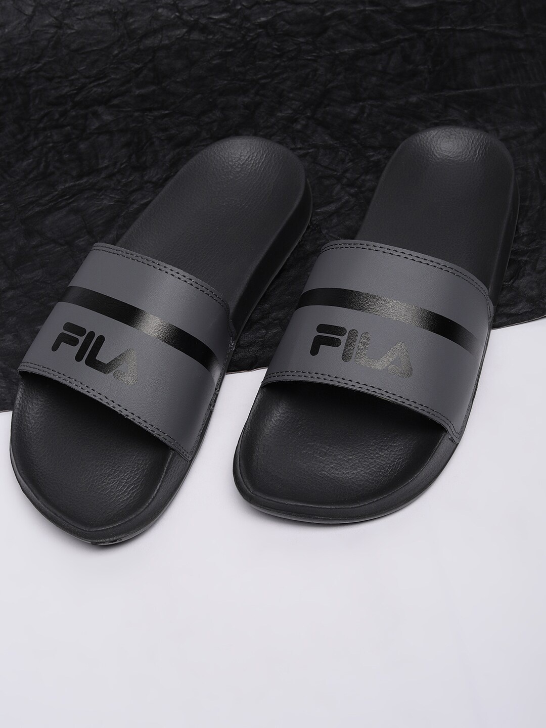 

FILA Men BARKON Brand Logo Printed Sliders, Grey