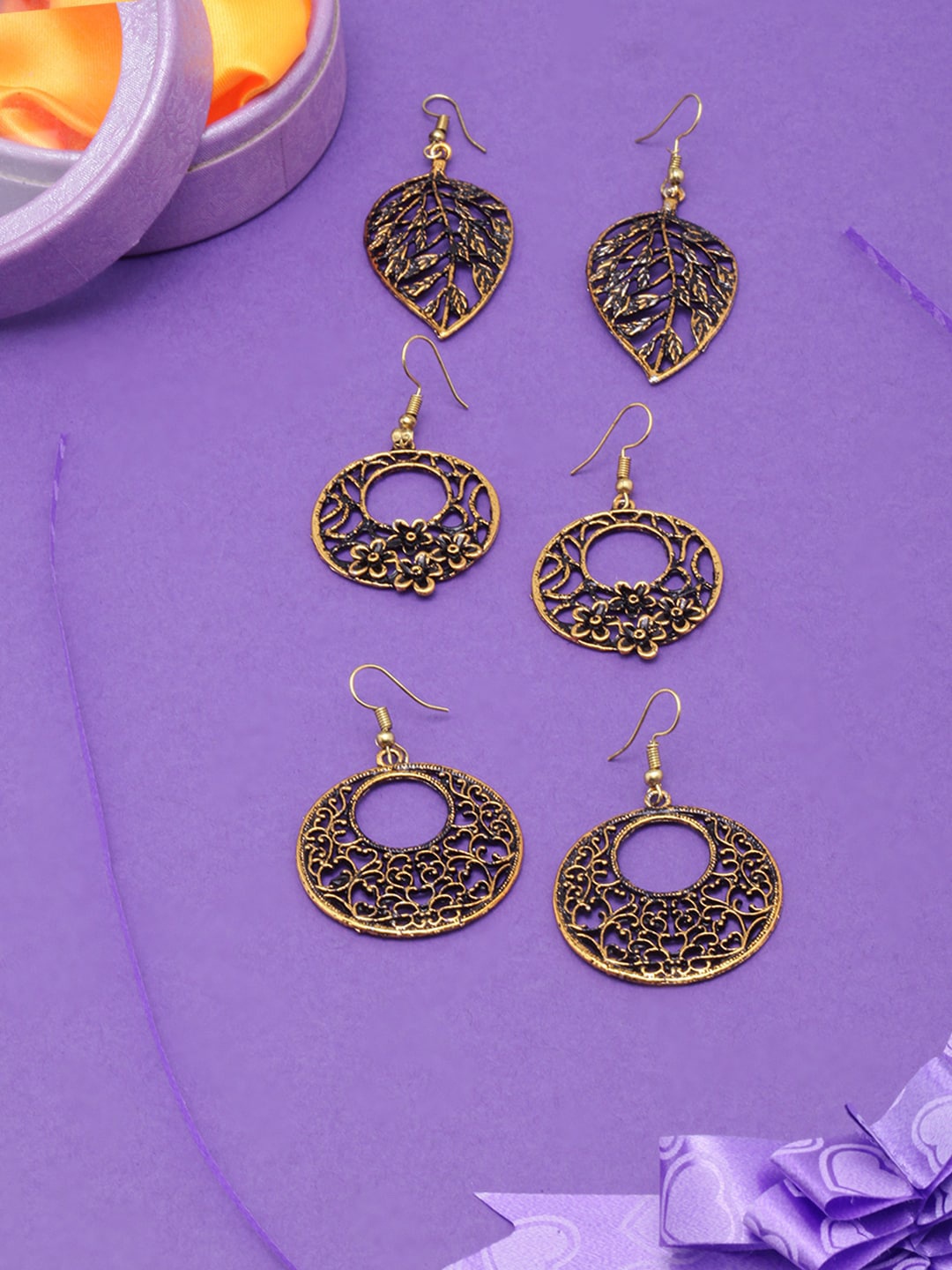 

DIVA WALK Gold-Toned Set Of 3 Contemporary Studs Earrings