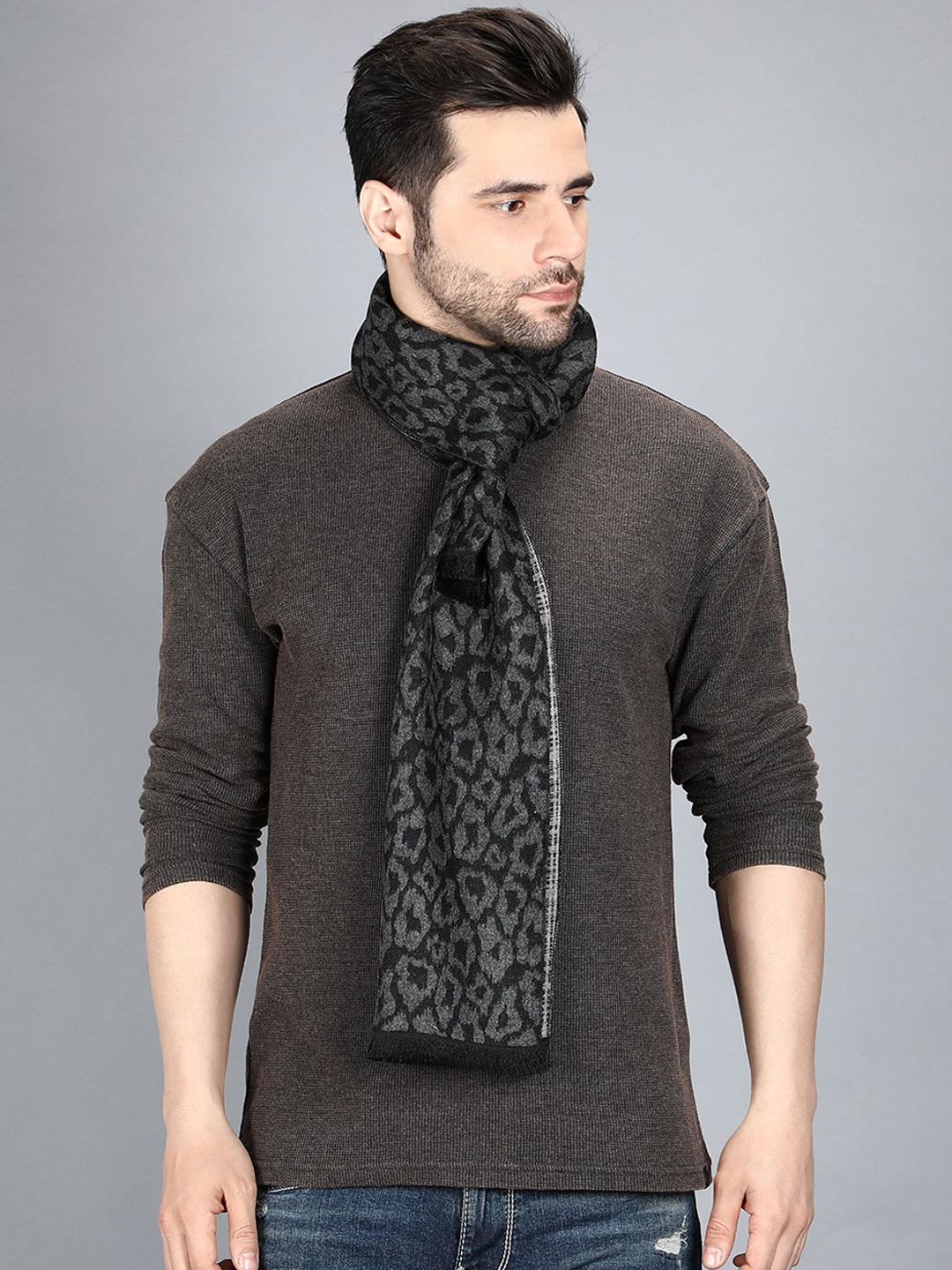 

Alvaro Castagnino Men Black & Grey Geometric Printed Merino Wool Muffler
