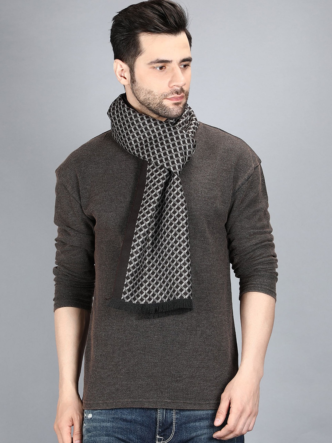 

Alvaro Castagnino Men Black & Light Grey Geometric Printed Merino Wool Muffler