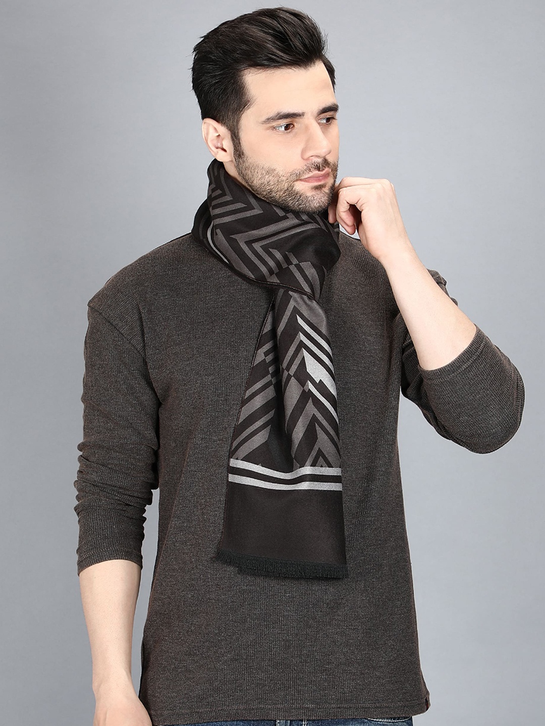 

Alvaro Castagnino Men Black & Grey Geometric Printed Merino Wool Muffler