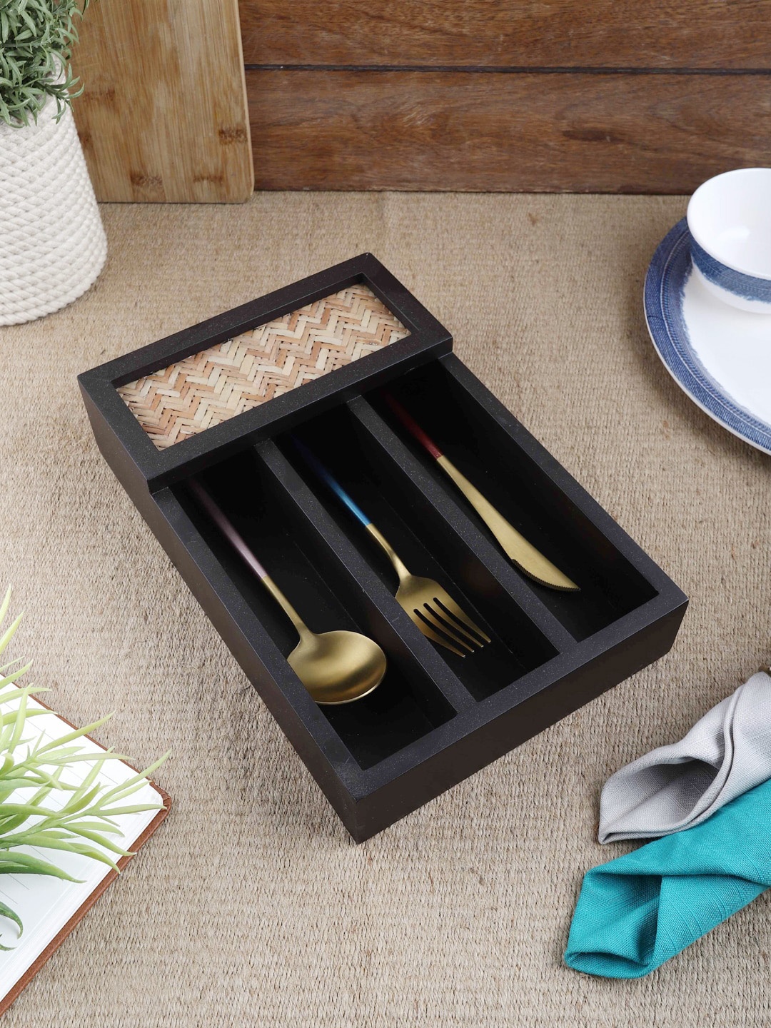 

VarEesha Bambusa Brown Wooden Cutlery Tray