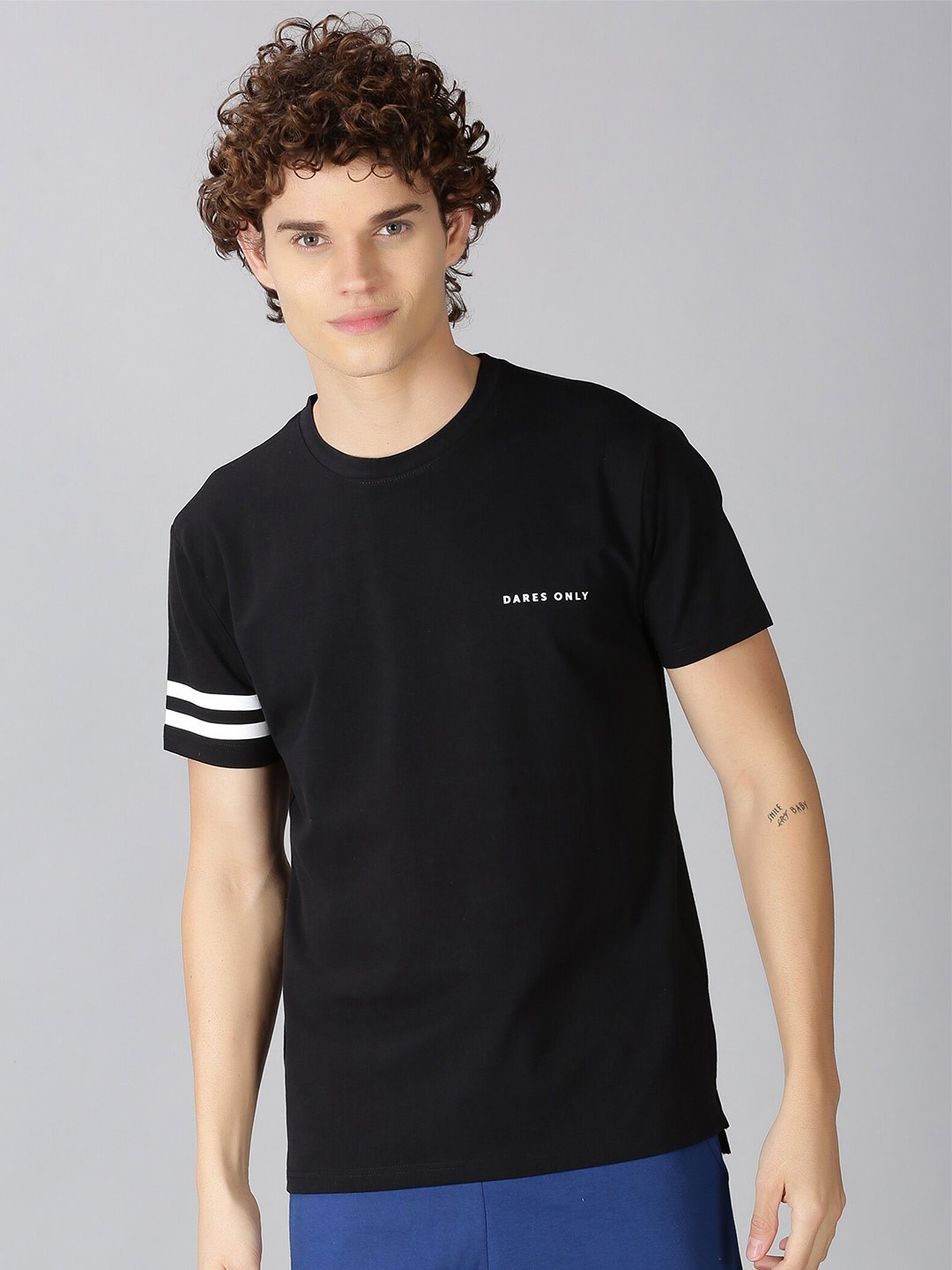 

The Short Store Men Black Cotton Slim Fit T-shirt