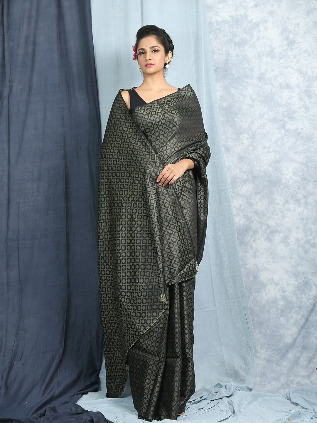 

HERE&NOW Black & Silver-Toned Woven Design Zari Bhagalpuri Saree