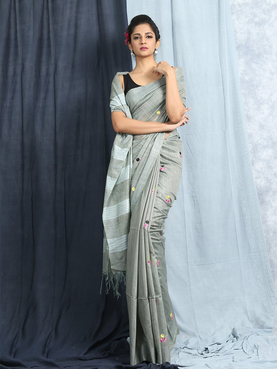

HERE&NOW Silver-Toned & Pink Floral Embroidered Bhagalpuri Saree