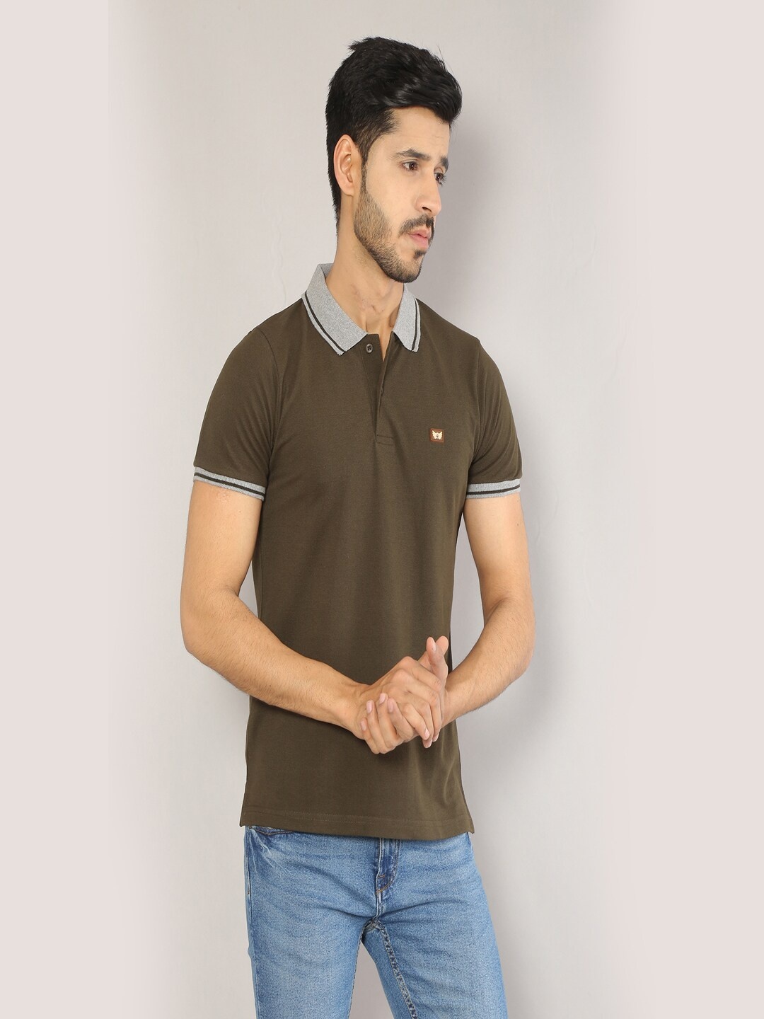 

SIAPA Men Olive Green Polo Collar Cotton T-shirt