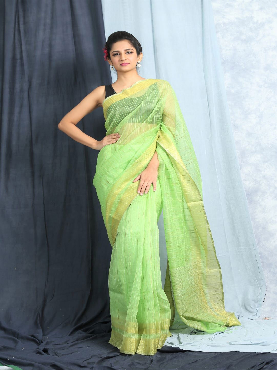 

HERE&NOW Green & Gold-Toned Striped Zari Jute Silk Bhagalpuri Saree