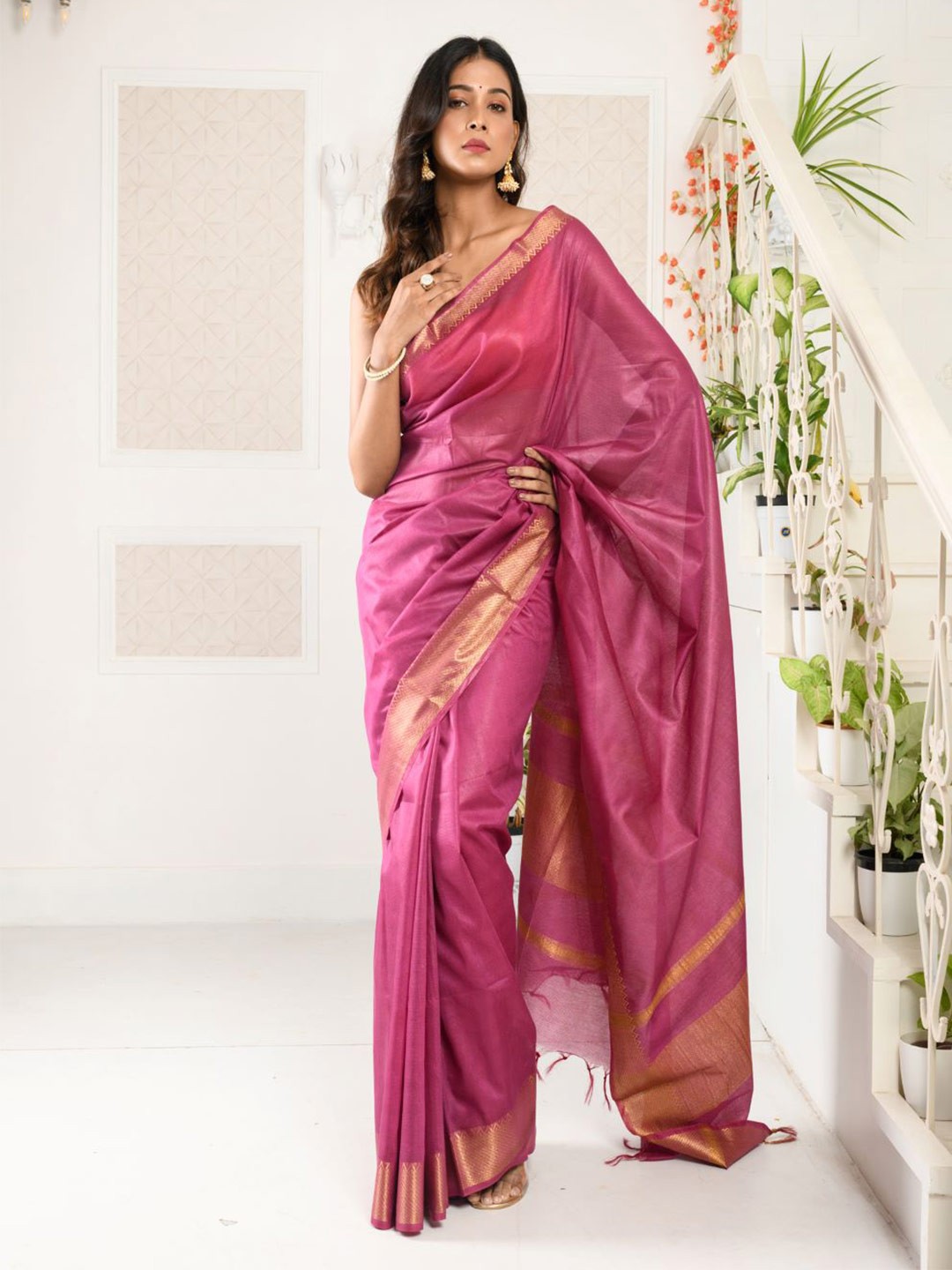 

HERE&NOW Purple & Gold-Toned Zari Art Silk Maheshwari Saree